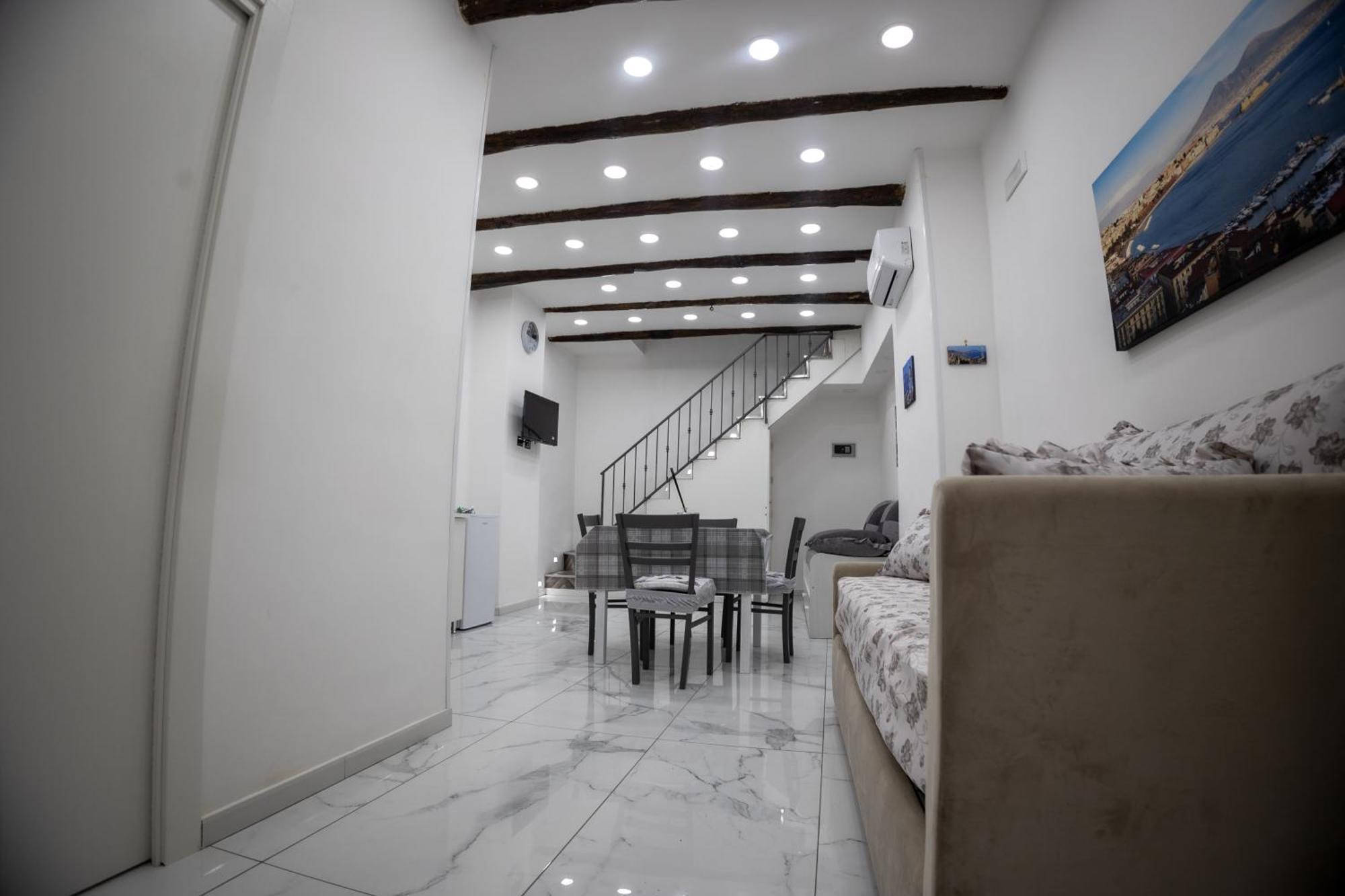 Royal Spaccanapoli Apartment Exterior photo